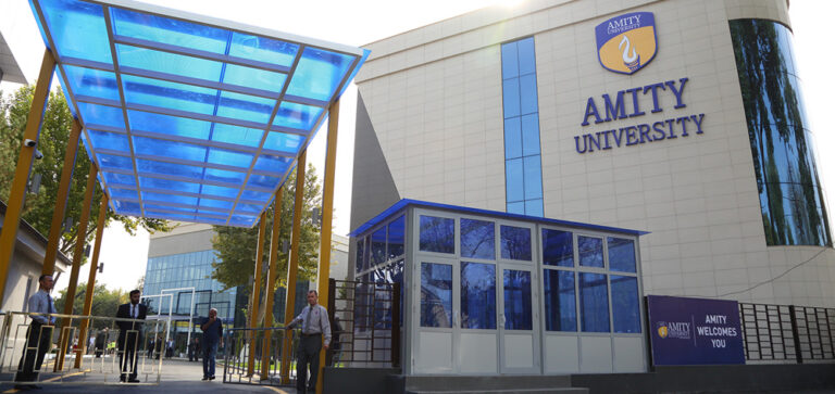Высшее образование в IT: обзор на Amity University Tashkent
