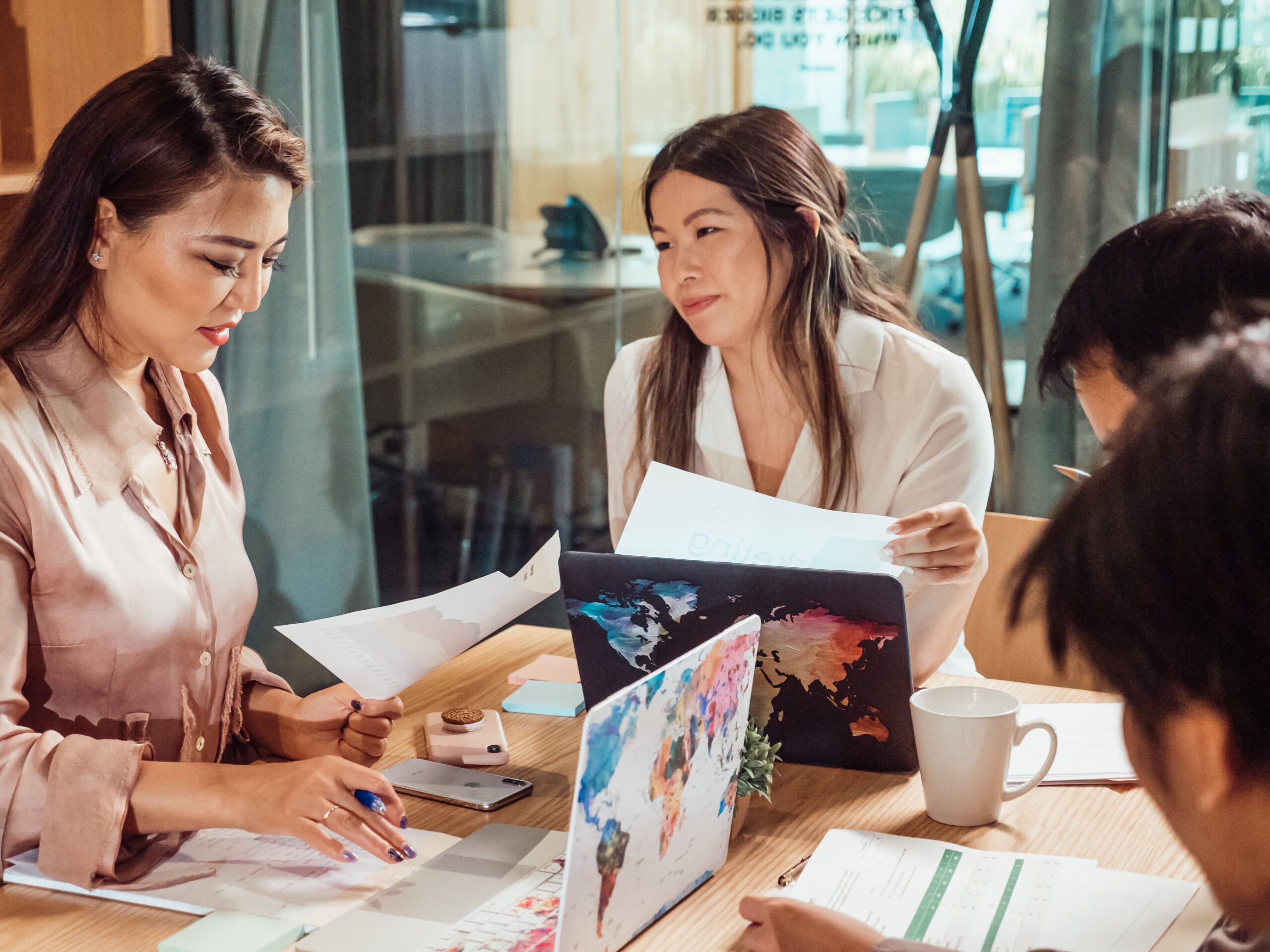 WomenInTech: IT-конкурсы, программы и другие возможности для женщин - THE  TECH