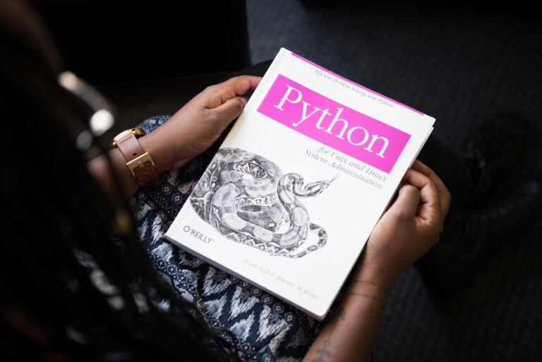 Изучение Python в 2024 году: онлайн-курсы, книги и YouTube-каналы