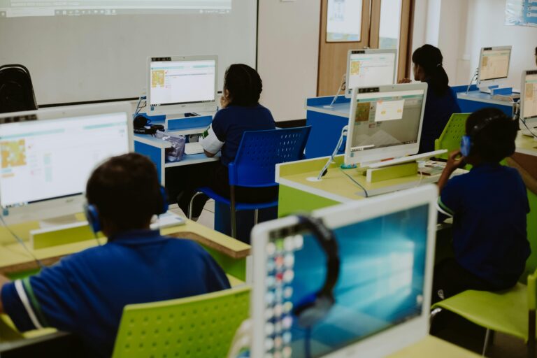 Федерация по спортивному программированию совместно с JetBrains проводит учебно-тренировочные сборы для школьников Казахстана и Кыргызстана