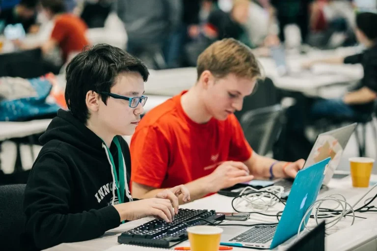 10 бесплатных курсов по HTML, CSS, Python и не только