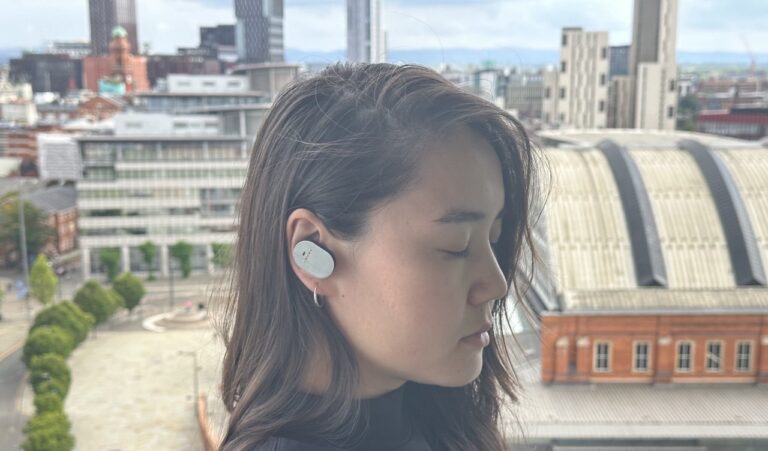 How Alina Ijigilika from Kyrgyzstan founded Newnorm — modular headphones that attracted £100 000 in investment