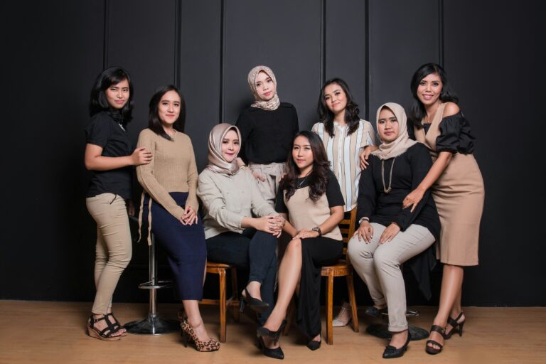 Aqyl Tech & IT-Aiel и сообщество SG Women: актуальные возможности для женщин в октябре