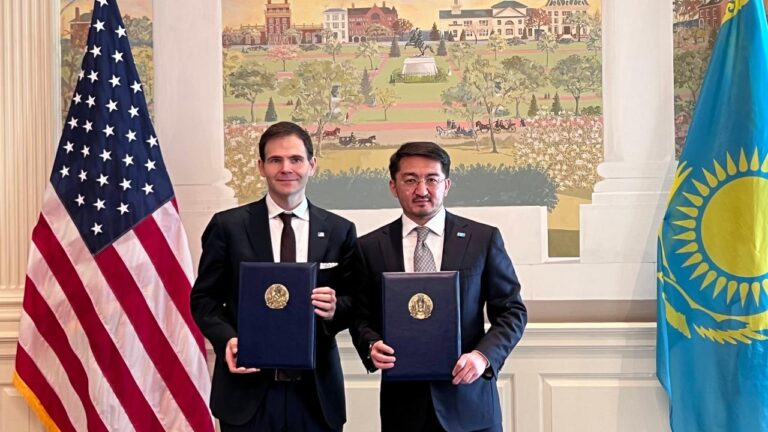 Groq откроет инновационный центр в Казахстане для локализации технологий и совместной разработки ИИ‑решений