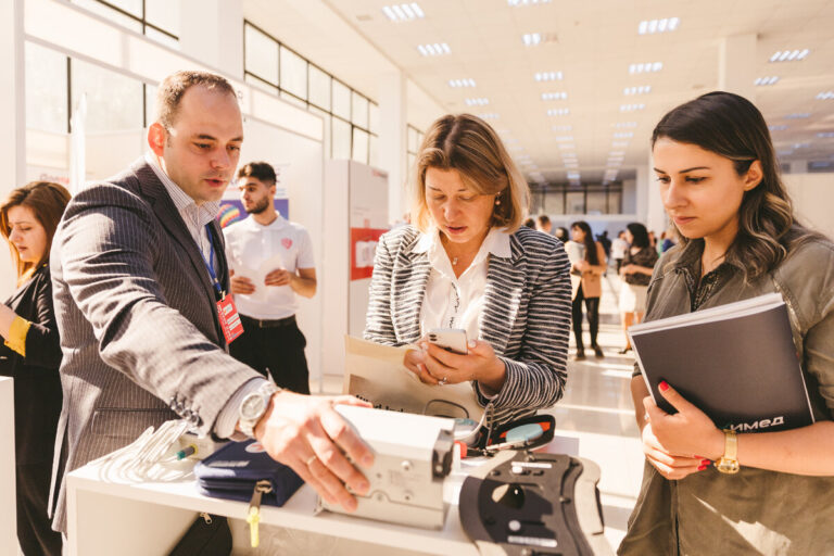 Актуальные IT-вакансии в Бишкеке: от MEGA до Speechify