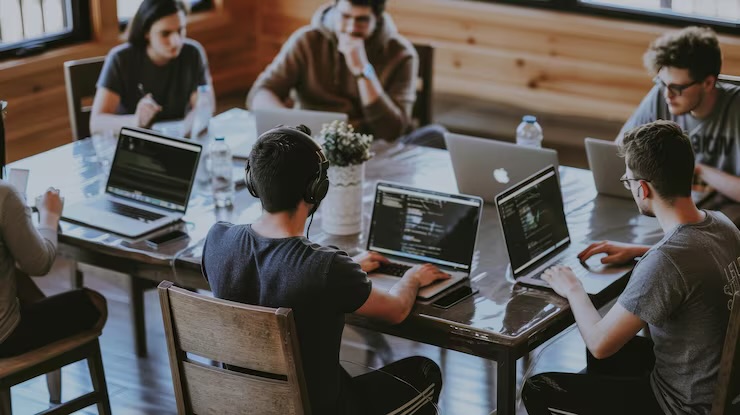 Календарь хакатонов, акселерационных программ и других возможностей на декабрь 2025 года