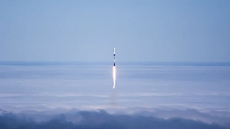 Началась продажа акций SpaceX по цене $135