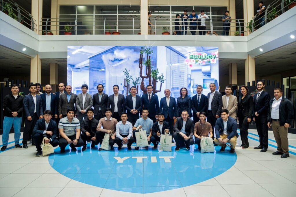 6 технологических проектов студентов Kimyo International University in Tashkent: от умного дома до ИИ для сельского хозяйства 5 photo 2026 07 07 16 30 18