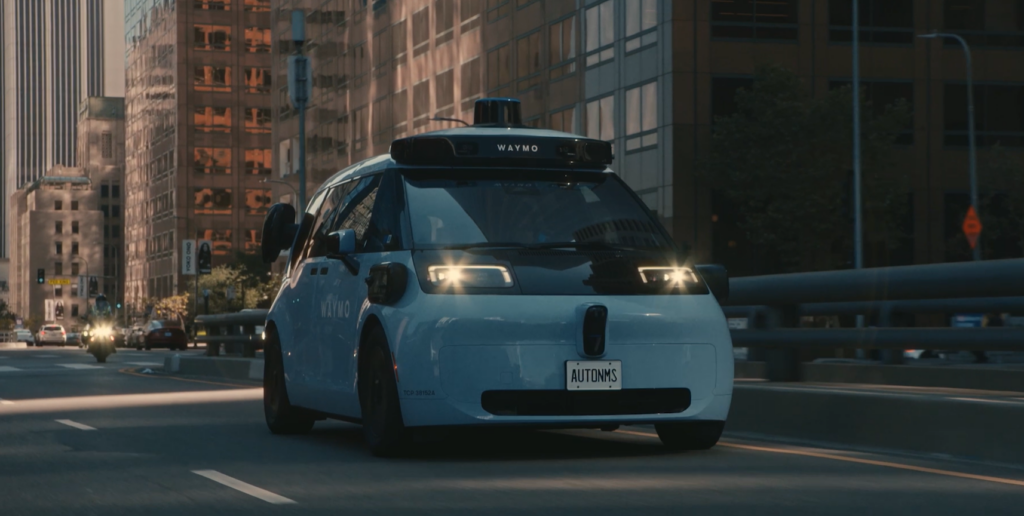 В роботакси Waymo появился ИИ-помощник Gemini 7 snimok ekrana 2026 08 21 100443