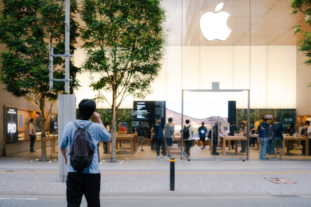 Презентация iPhone 18 Pro и первого складного iPhone: что ждать 9 сентября и стоит ли обновляться 2 pexels 1565445563 33754602