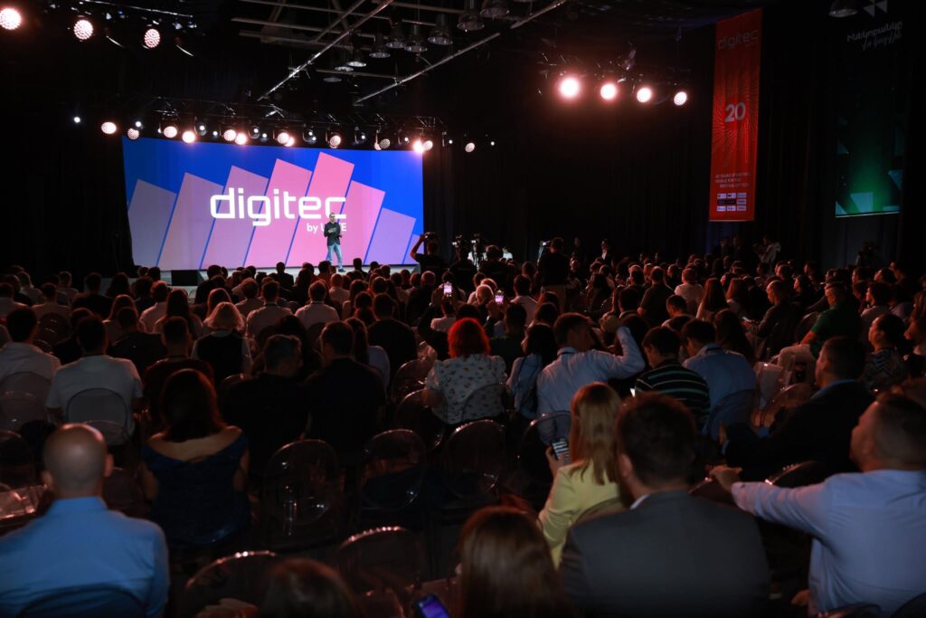 Топ-менеджеры NVIDIA, OpenAI, AWS, Dell и Mozilla выступят на Digitec 2026 в Армении 1 digitec conference 2025 main stage